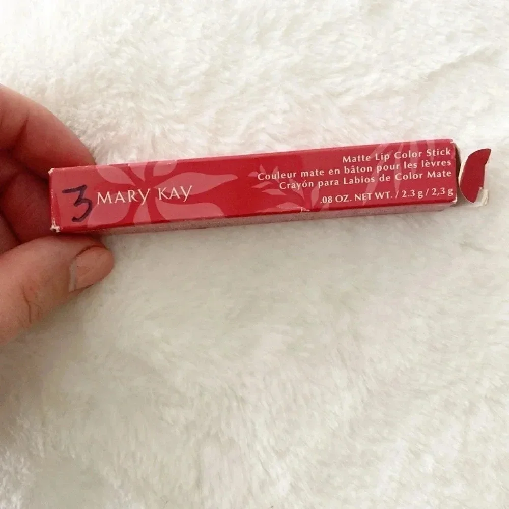Mary Kay bundle highlighting powder, matte lip color stick, & cheek color, brush
